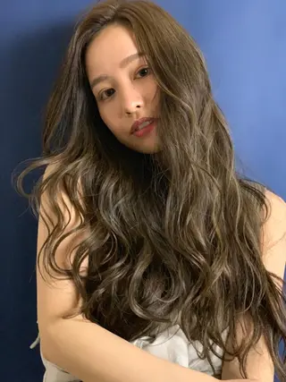 ロング カラー パーマ 篠塚 純のヘアスタイル