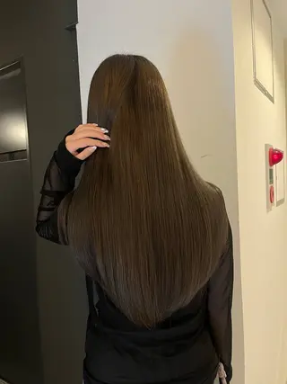 ロング あやか/ベージュ /透け感カラーのヘアスタイル