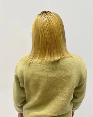 ミディアム 明石 歩樹のヘアスタイル