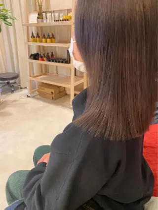 ミディアム カラー 天野 瑠真のヘアスタイル