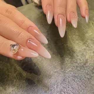 ロング Mente 自由が丘所属・林 麗華のネイルデザイン