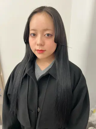 ロング ハルカ 透明感カラー 美髪縮毛矯正🥣のヘアスタイル