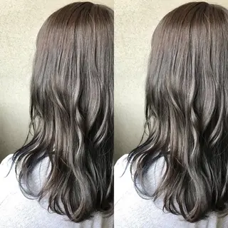 セミロング カラー 小栗 麻衣のヘアスタイル