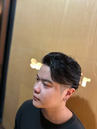 ショート フェードとパーマ特化 小池 魔裟斗のヘアスタイル