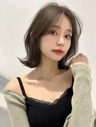 ミディアム カラー 林 朱里のヘアスタイル