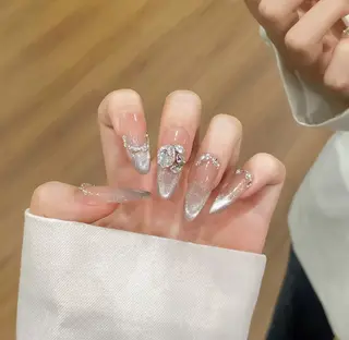 ネイル 🦋 Queenieのネイルデザイン