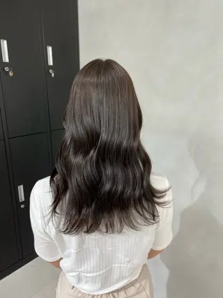 ロング カラー 小森聖奈 韓国風レイヤーカットのヘアスタイル