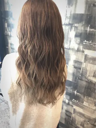 ロング カラー 日高 香織のヘアスタイル