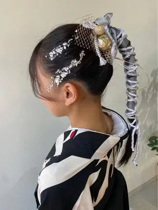 ヘアアレンジ bh.maara デザイン／ハイトーンのヘアスタイル