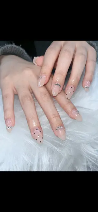 ネイル VIERU YURIのネイルデザイン