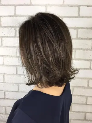 ショート カラー 小島 侑衣のヘアスタイル