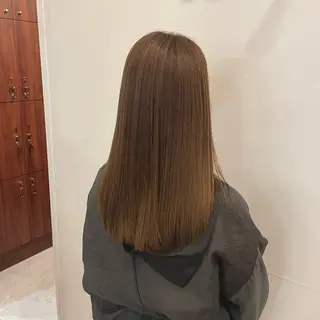 セミロング スダ ユキナ 髪質改善水素カラーのヘアスタイル