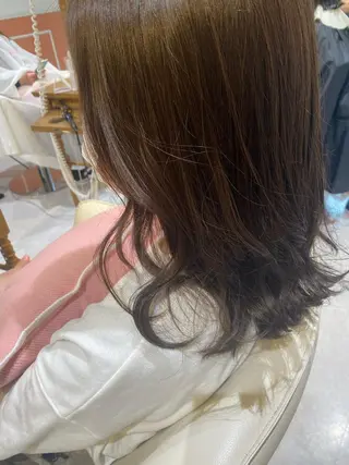 セミロング カラー 梛木 唯のヘアスタイル