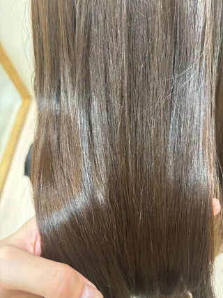 カラー 佐治 梨乃のヘアスタイル