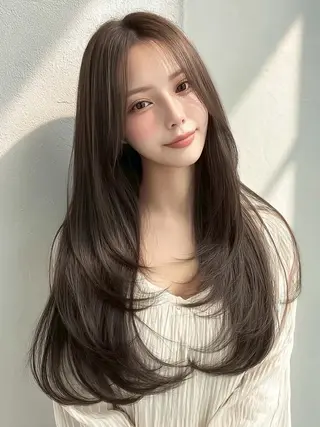 ロング レイヤー／Wカラー ／マッキーのヘアスタイル