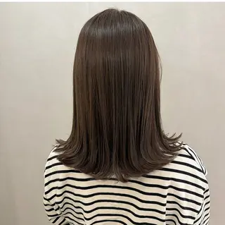 ミディアム 佐藤 和佳菜のヘアスタイル