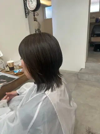 ミディアム no4ナチュラル戸祭所属・山越 美裕樹のヘアスタイル