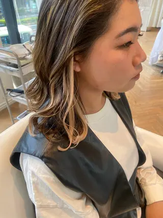 ミディアム 増井 彩乃のヘアスタイル