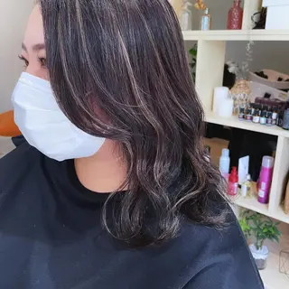 セミロング カラー ハイライト／艶カラー 大河シンジのヘアスタイル