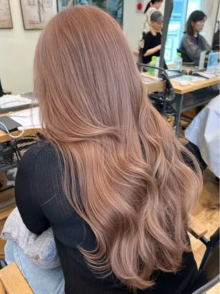 ロング カラー 抜きっぱなしブロンド /ハイトーン/カナタのヘアスタイル