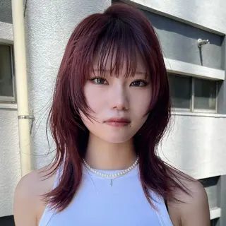 ミディアム ウルフ/レイヤー/ ブリーチカラーのヘアスタイル