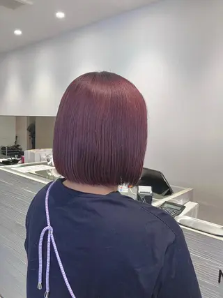 ショート カラー サキ🤍ハイトーン 🩰くびれ巻きヘアのヘアスタイル