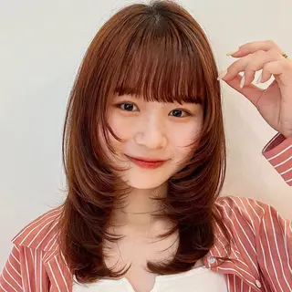 ロング カラー あやめ【顔まわり/レ イヤー/柔らかカラ】のヘアスタイル