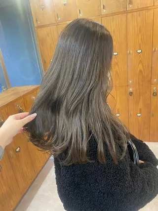 セミロング カラー AYANO ／レイヤー／オリーブのヘアスタイル