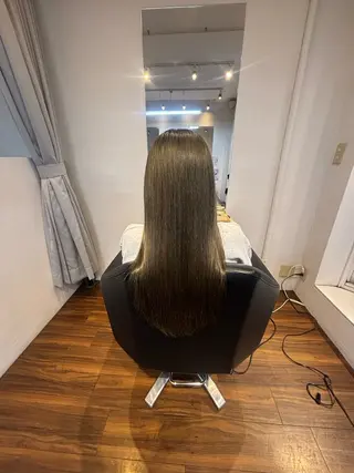 ロング カラー 山下 歩華のヘアスタイル