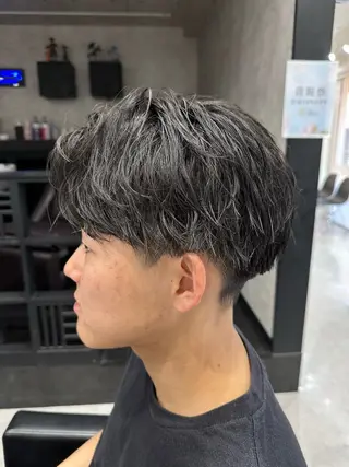 ショート パーマ メンズ ユウ🪄 パーマ指名No1のヘアスタイル