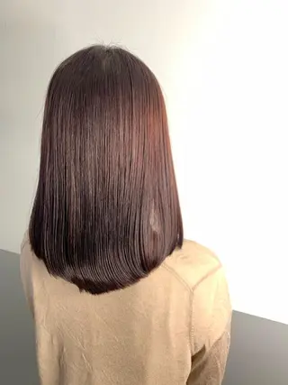 ミディアム カラー トップ スタイリストのヘアスタイル