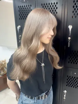 ロング カラー 柏井 陽菜のヘアスタイル