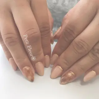 ネイル Petit Fleur所属・青柳 亜梨奈のマツエク・マツパデザイン