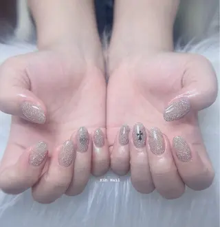 ネイル Hin Nailsのネイルデザイン