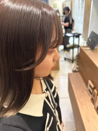 ミディアム カラー EARTH中島 秋桜久のヘアスタイル