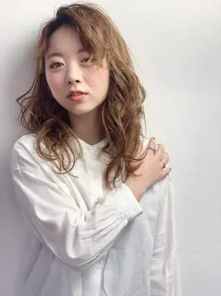ミディアム カラー パーマ ヘアアレンジ キッズ ネイル 岩崎 克秀のヘアスタイル