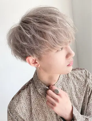 カラー メンズ 西 千穂乃のヘアスタイル