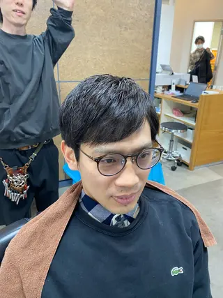 ミディアム 湯浅 俊貴のヘアスタイル