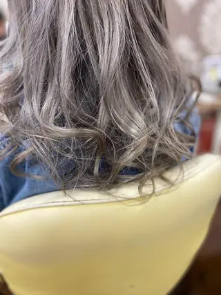 カラー masa ディレクターのヘアスタイル