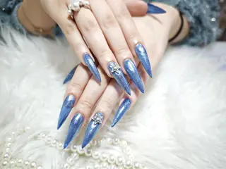 ネイル &ME ネイルサロンのネイルデザイン