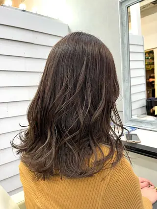 ミディアム カラー ブリーチ有無Wカラー メンズパーマ大成のヘアスタイル
