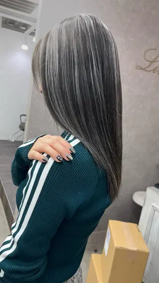 ロング 中道 晶のヘアスタイル