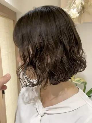 ミディアム エルロン 栢原のヘアスタイル