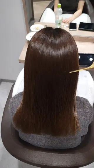 ミディアム 縮毛矯正をしている人 のためのカラーのヘアスタイル