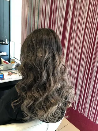 ミディアム カラー ヘアアレンジ 大塚 貴之のヘアスタイル