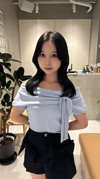 カラー 塔尾 真那のヘアスタイル