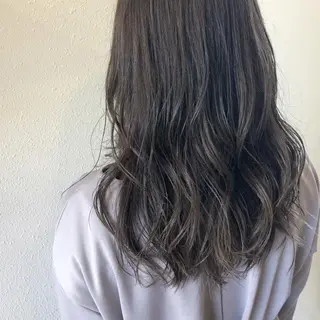 ロング 中川 茜里のヘアスタイル