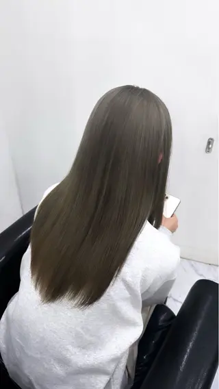 ロング DEAN AYAのヘアスタイル