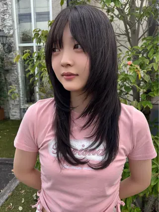 ロング 曲がるストレート/ レイヤー/大野真央のヘアスタイル