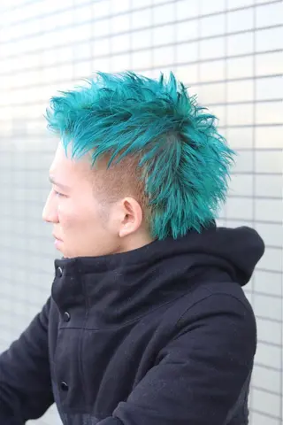 ショート カラー .HIROSHI .のヘアスタイル